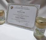  Agátový včelí med 2026 s výrezom medového plá